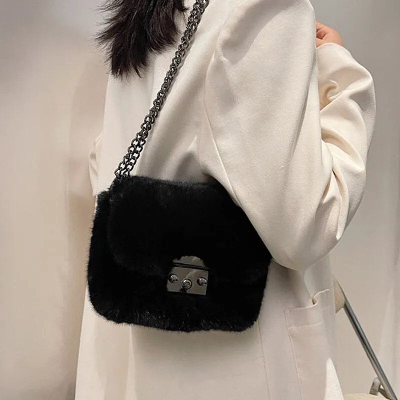 Christmas Gift DORANMI Soft Fur Flap Shoulder Bags For Women 2021 Winter Quality Bag Female Crossbody Buckle Bag Messenger Bolsa Feminina SB750