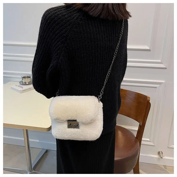 Christmas Gift DORANMI Soft Fur Flap Shoulder Bags For Women 2021 Winter Quality Bag Female Crossbody Buckle Bag Messenger Bolsa Feminina SB750