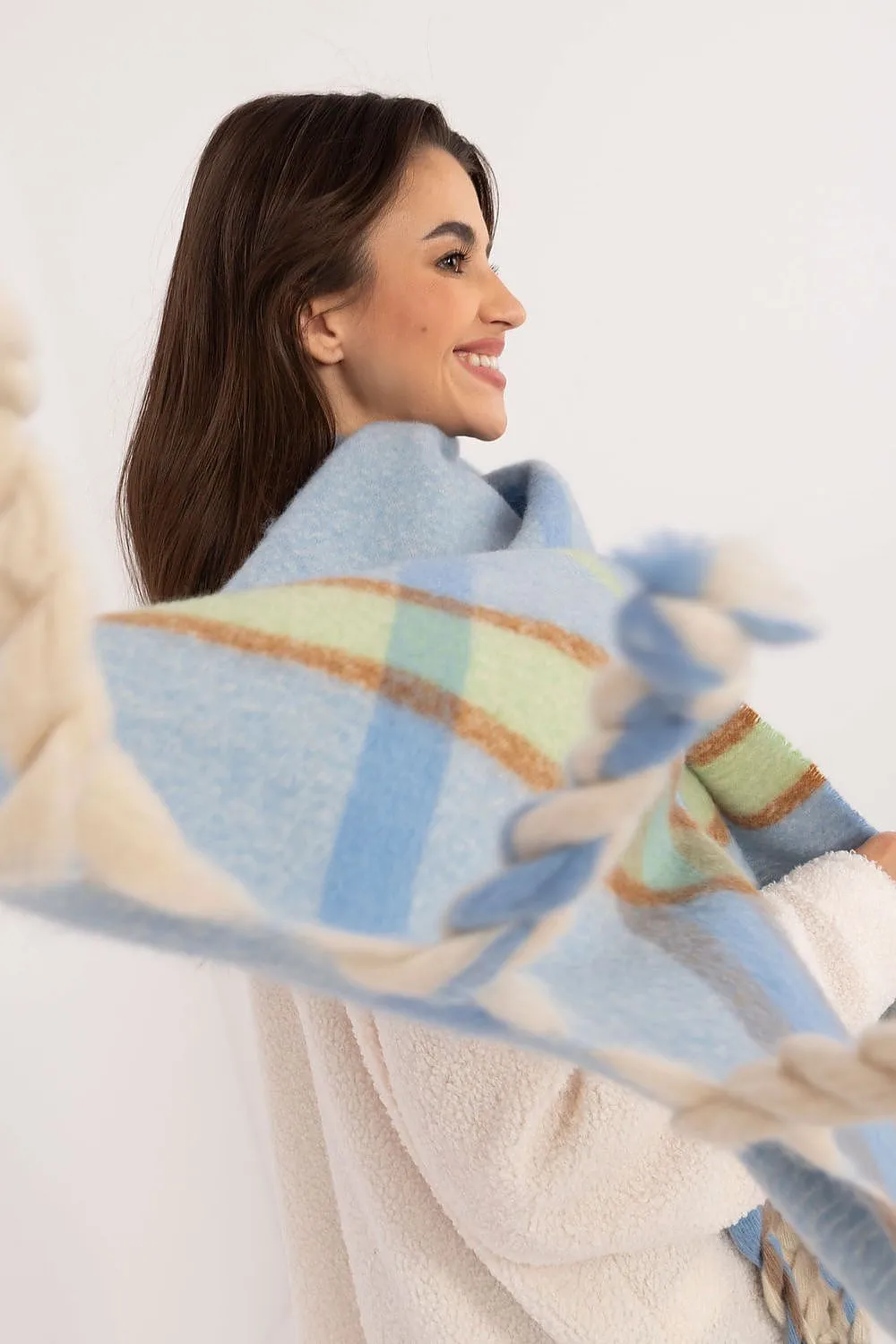Shawl model 202575 AT