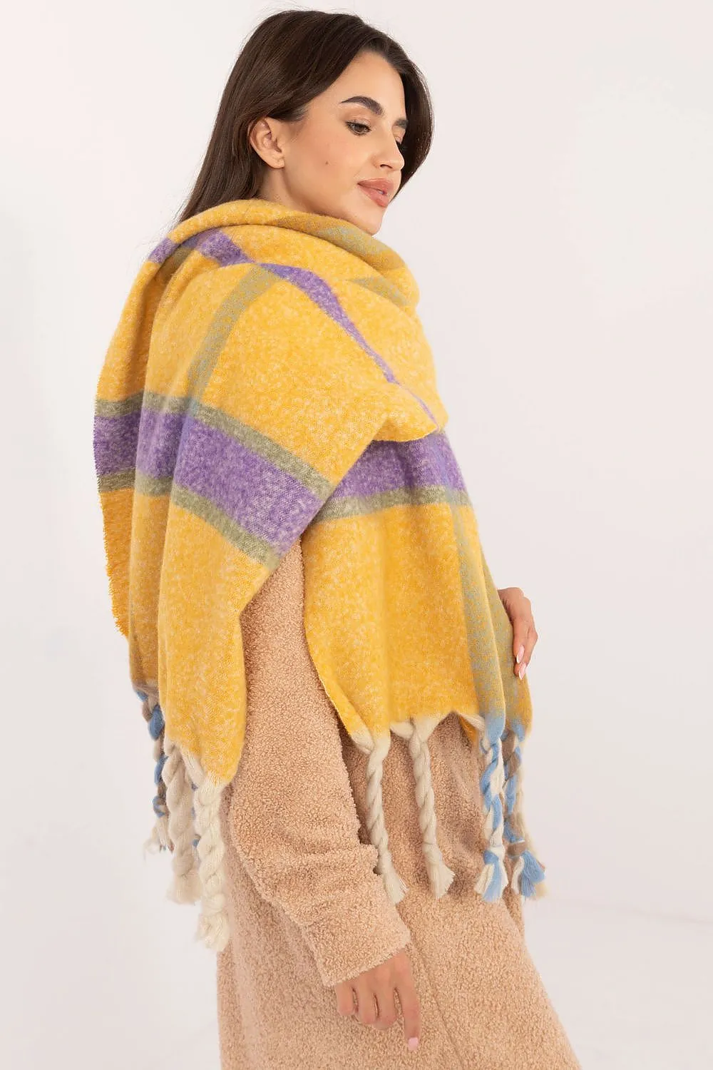 Shawl model 202575 AT